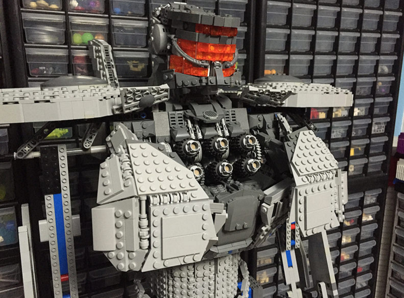 Illustration for article titled 5,000-Piece Pacific Rim Jaeger Would Smash Any LEGO Town